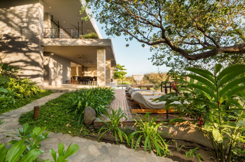 Современная вилла на побережье Тихого океана