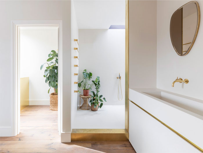 Изысканные медные детали в декоре таунхауса на западе Лондона