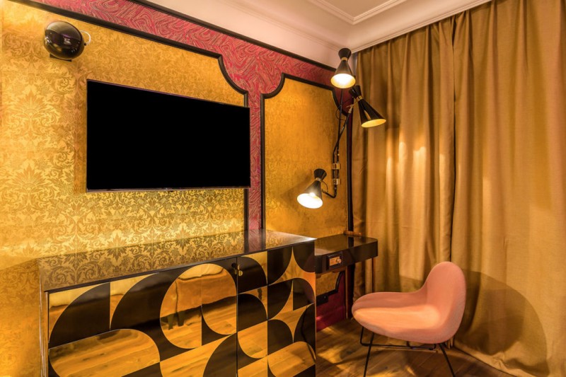 Красочный бутик-отель Idol в Париже