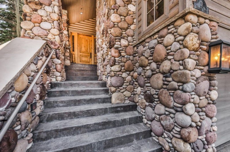 Сводчатое современное шале в штате Юта Сводчатое современное шале в штате Юта