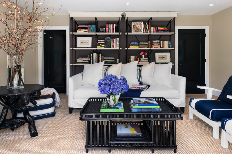 Интерьер особняка в Ист Хэмптон, штат Нью-Йорк Интерьер особняка в Ист Хэмптон, штат Нью-Йорк