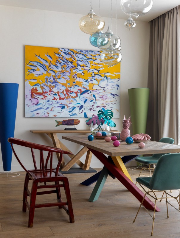 Красочный причудливый интерьер в таунхаусе Красочный причудливый интерьер в таунхаусе