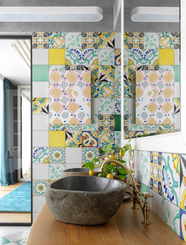 Красочный причудливый интерьер в таунхаусе Красочный причудливый интерьер в таунхаусе