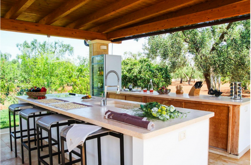 Небольшой отель-трулло Baraquiel в Сан-Микеле-Салентино, Италия Небольшой отель-трулло Baraquiel в Сан-Микеле-Салентино, Италия