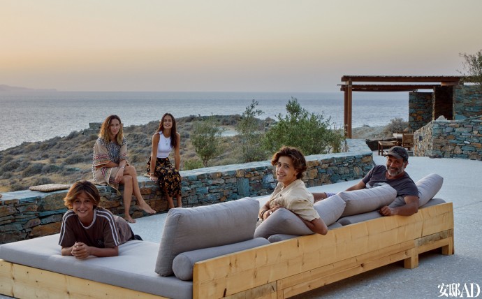 Дом мультимедийного художника Боско Соди и дизайнера Люсии Корредор на греческом острове Фолегандрос