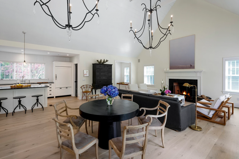 Интерьер особняка в Ист Хэмптон, штат Нью-Йорк Интерьер особняка в Ист Хэмптон, штат Нью-Йорк