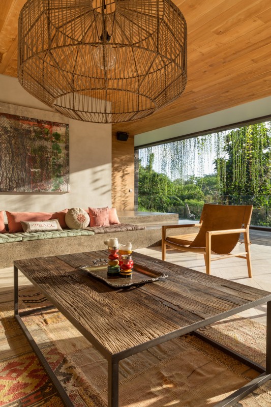 Уединенная вилла на Бали в окружении пышной зелени