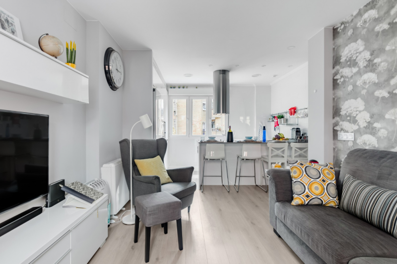 Уютные апартаменты в пепельных тонах в Хихоне, Испания