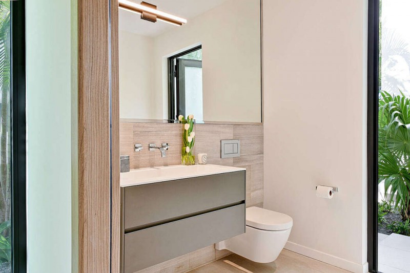 Двухэтажная резиденция на набережной в Майами-Бич