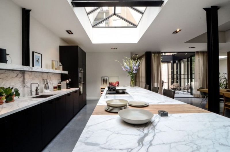 Лофт, расположенный в старом здании начала XVII века в Амстердаме Лофт, расположенный в старом здании начала XVII века в Амстердаме