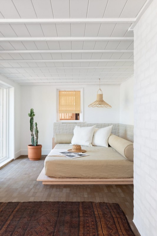 Минималистичная резиденция, расположенная в Монток, штат Нью-Йорк