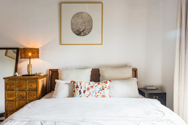 Старинная мебель в интерьере апартаментов в Гуаньчжоу