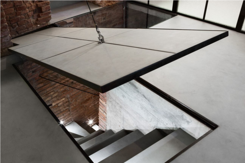 Двухэтажный лофт с панорамными окнами в итальянской провинции Пиза