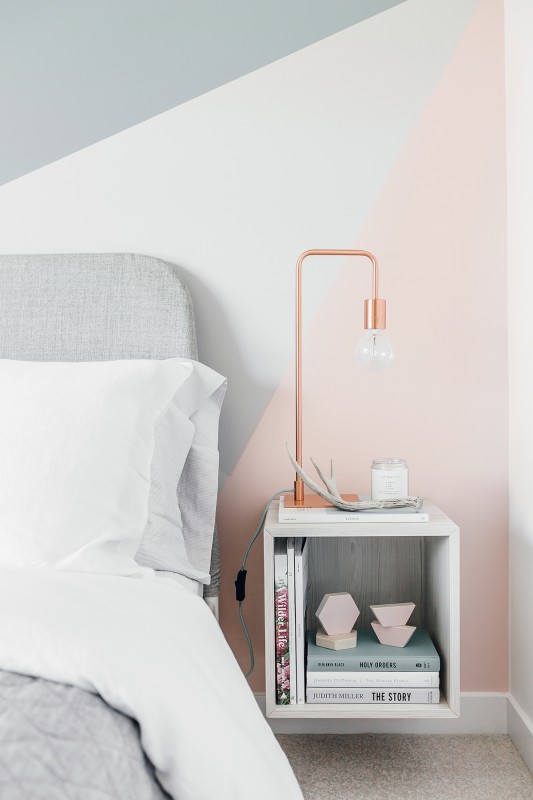 Изящные элементы декора в интерьере очаровательной квартиры