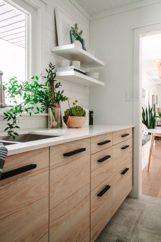 Обновленная кухня в коттедже в Милуоки, штат Висконсин Обновленная кухня в коттедже в Милуоки, штат Висконсин