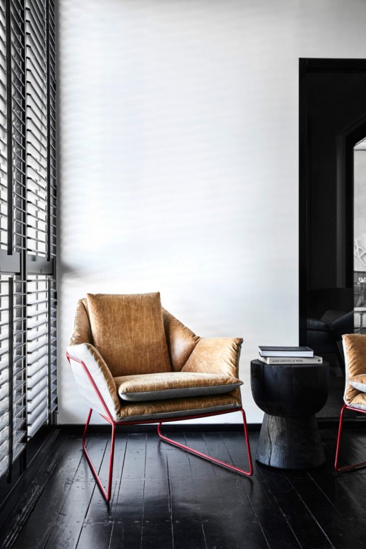 Черно-белый интерьер и живая зелень в офисе в Мельбурне Черно-белый интерьер и живая зелень в офисе в Мельбурне