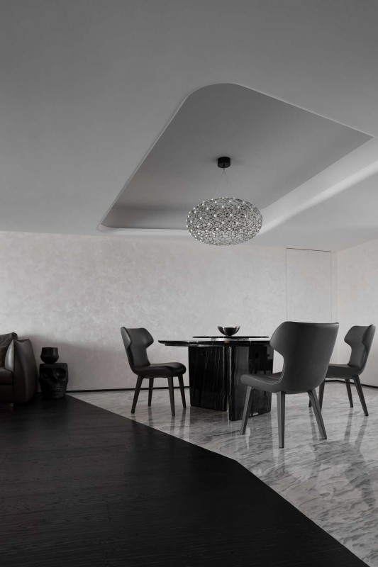 Контрастный интерьер