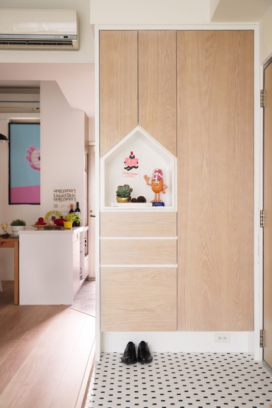 Светлая квартира с яркими деталями Светлая квартира с яркими деталями