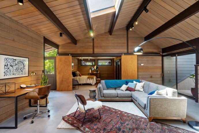 Дом в Беркли-Хиллз (Сан-Франциско), выставленный на продажу за 1,3 миллиона долларов