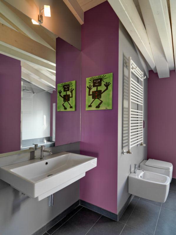 Интерьер просторной двухуровневой квартиры