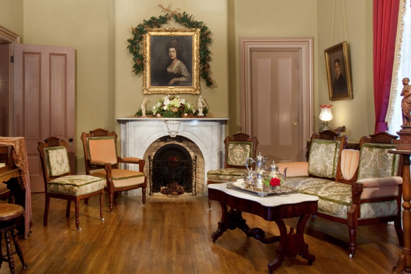 Интерьер усадьбы 1876 года постройки Интерьер усадьбы 1876 года постройки