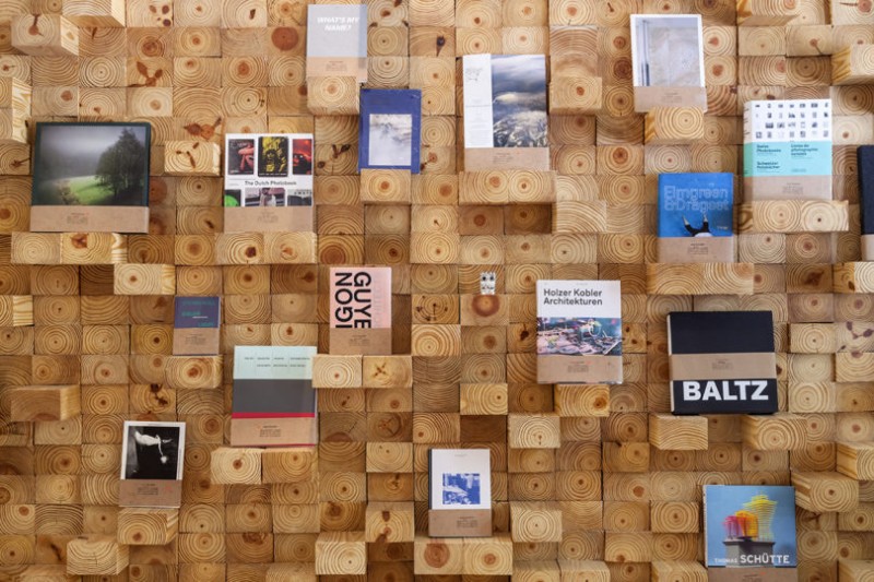 Уникальная библиотека Casa Bosques в Мехико