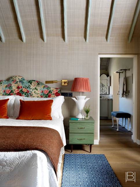 Эклектичный интерьер коттеджа в Суссексе, Англия Эклектичный интерьер коттеджа в Суссексе, Англия