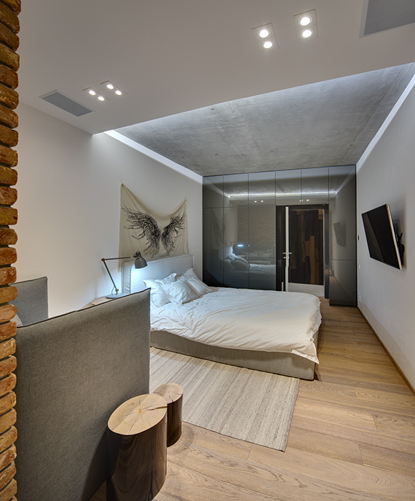 Гармоничное сочетание дерева и кирпича