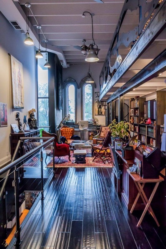 Лофт с готическими акцентами в Торонто