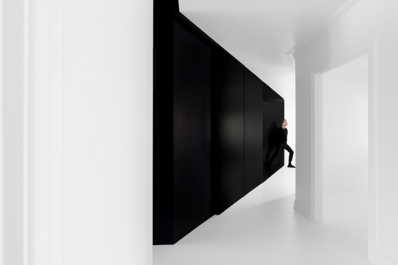 Контрастный интерьер особняка в Монреале, Канада