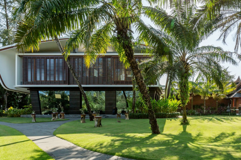 Футуристический дизайн виллы в Такуа Тунге, Таиланд Футуристический дизайн виллы в Такуа Тунге, Таиланд