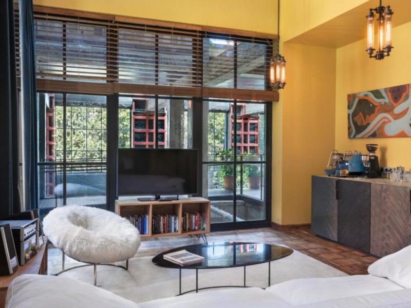 Отель Stamba 5* в стиле "брутализм" в Тбилиси Отель Stamba 5* в стиле "брутализм" в Тбилиси