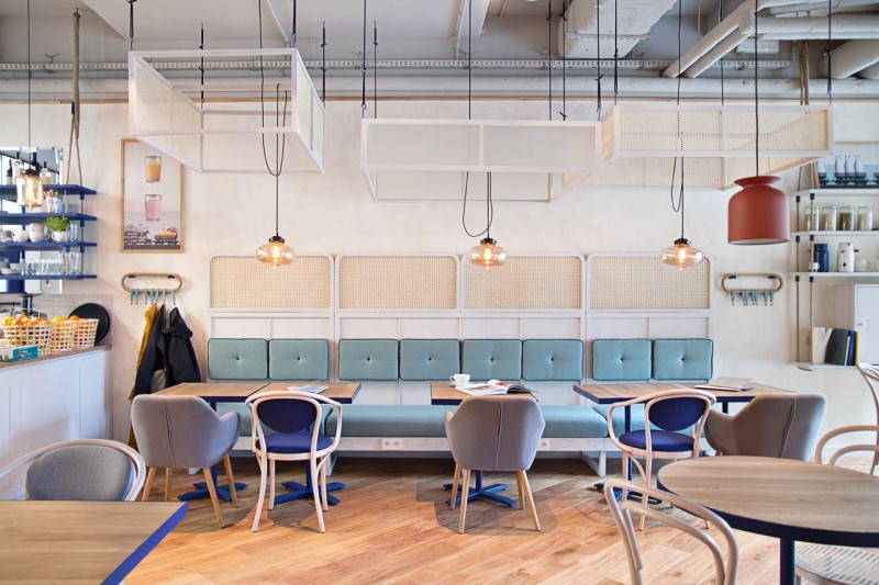 Яркое уютное кафе в Сопоте, Польша