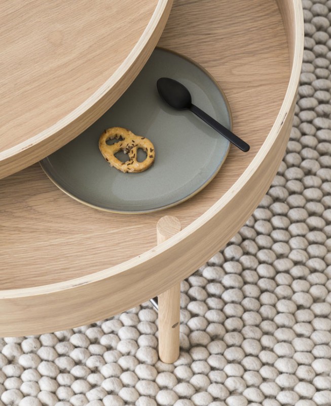 Палитра светлых оттенков и простые, элегантные формы в интерьере квартиры в Дубравке, Словакия