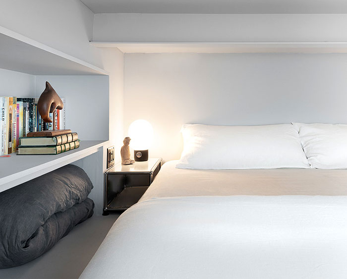 Дизайн-проект небольшого лофта, основанный на концепции минимализма и яркости