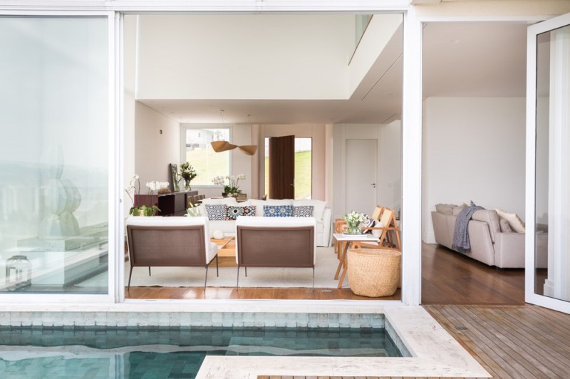 Использование дерева и белого цвета в оформлении уютного дома Использование дерева и белого цвета в оформлении уютного дома