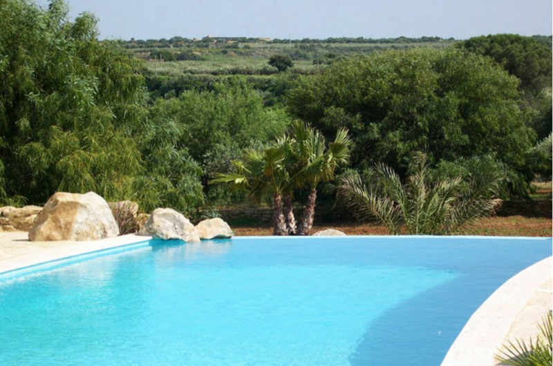 Старинная вилла эпохи колониализма, расположенная в Сицилии