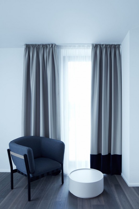 Пентхаус на вершине здания с полностью стеклянным фасадом в Праге Пентхаус на вершине здания с полностью стеклянным фасадом в Праге