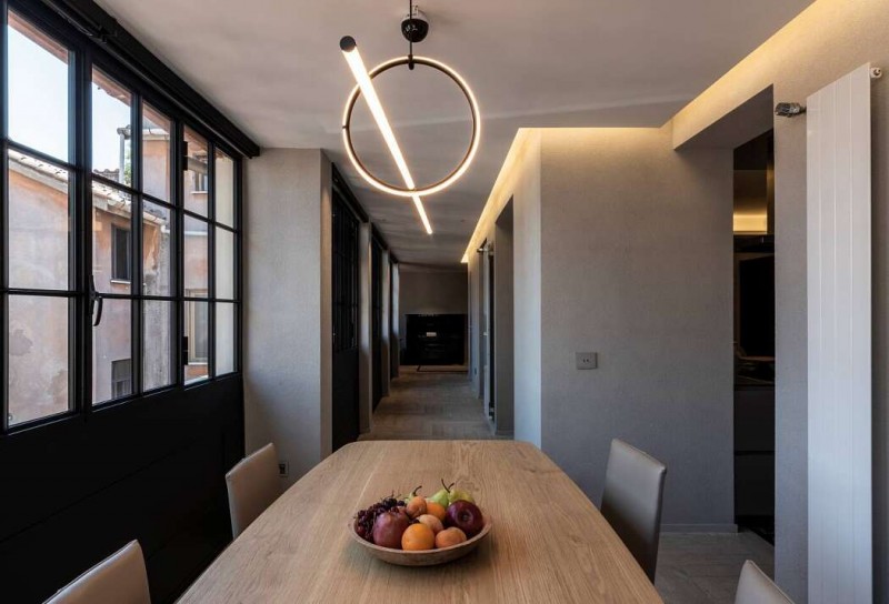 Мансардная квартира, расположенная в Риме