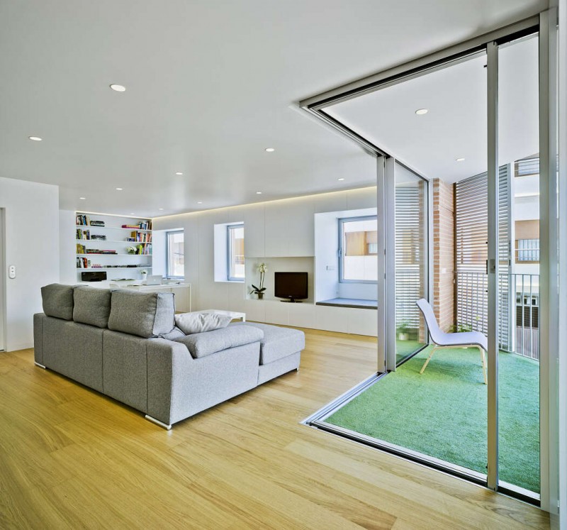 Светлые апартаменты для молодой семьи в Испании