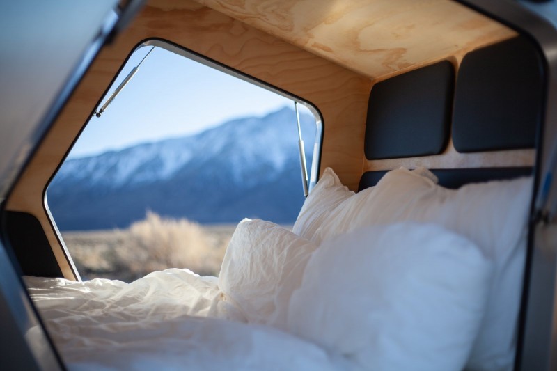 Футуристический трейлер для путешествий