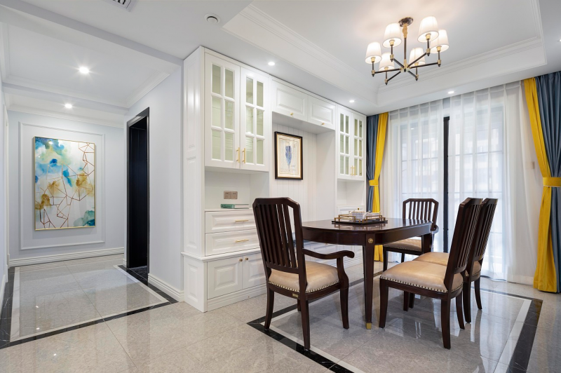 Интерьер светлой просторной квартиры Интерьер светлой просторной квартиры