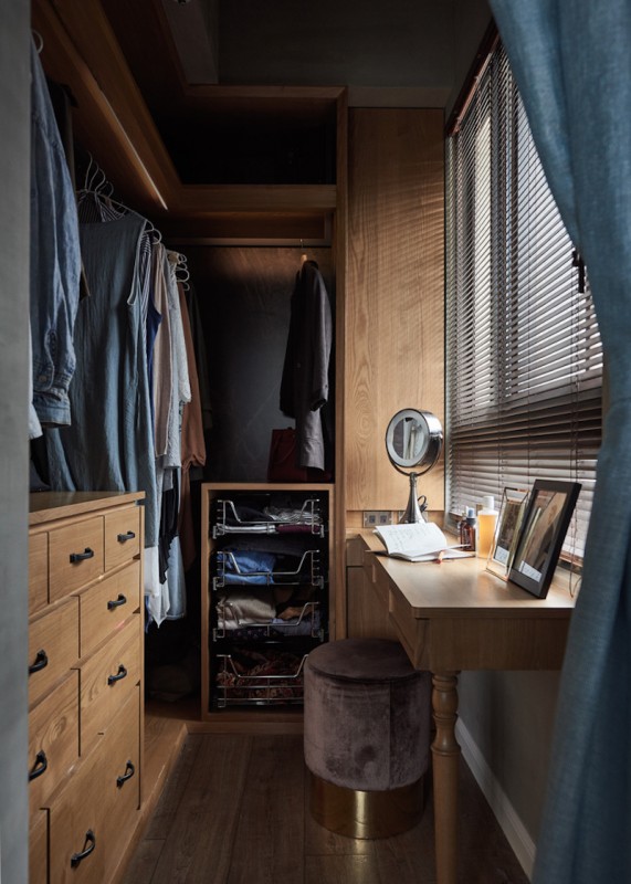 Сочетание элементов индустриального и классического стилей в интерьере тайваньской квартиры