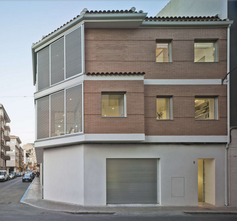 Светлые апартаменты для молодой семьи в Испании