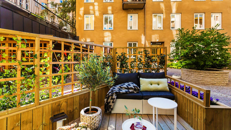 Уютная и привлекательная крошечная квартира-студия с террасой Уютная и привлекательная крошечная квартира-студия с террасой