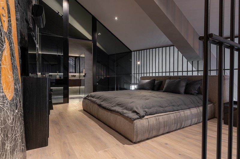 Двухуровневый пентхаус в стиле "брутализм" Двухуровневый пентхаус в стиле "брутализм"