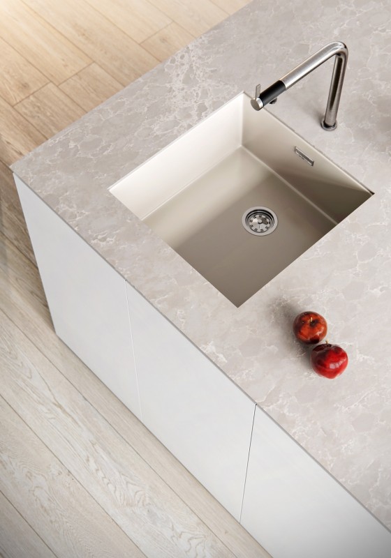 Интерьер просторной квартиры в нейтральной палитре