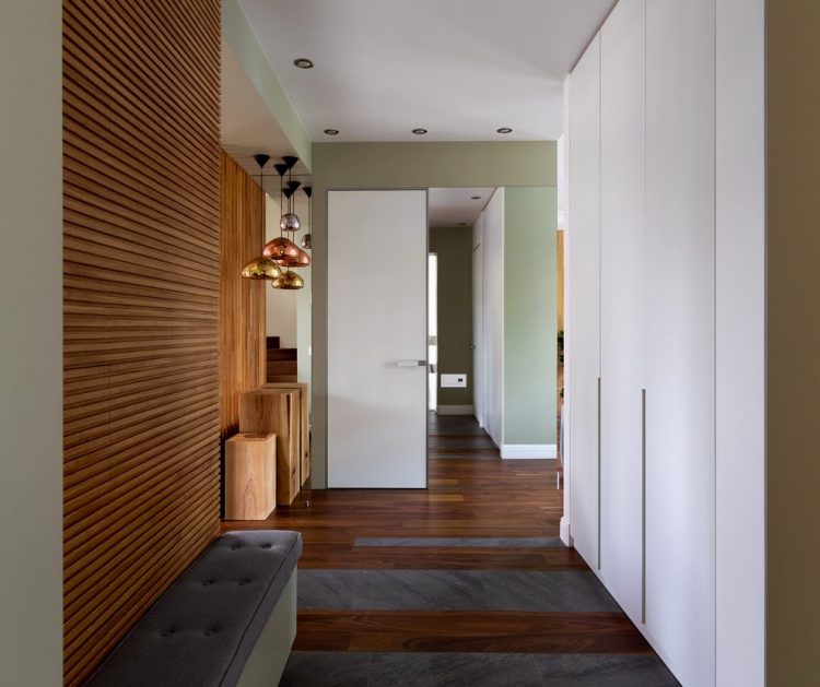 Использование натуральных материалов в комфортабельной двухуровневой квартире Использование натуральных материалов в комфортабельной двухуровневой квартире