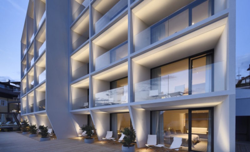 Минималистский отель Schgaguler, окруженный красотой Доломитовых Альп, Италия