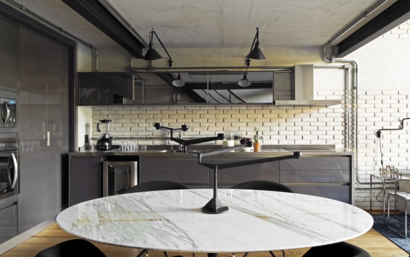 Теплая и гостеприимная атмосфера лофта